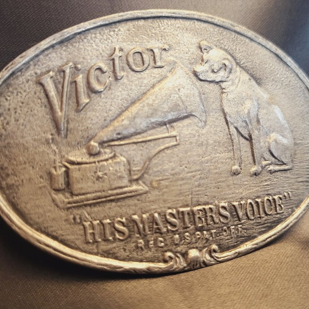 Victor~“His Master’s Voice”~“VoiceMail” ~ Solid Belt Buckle ~ Excellent Condion